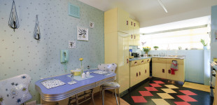 Planet Sputnik vintage kitchen / diner